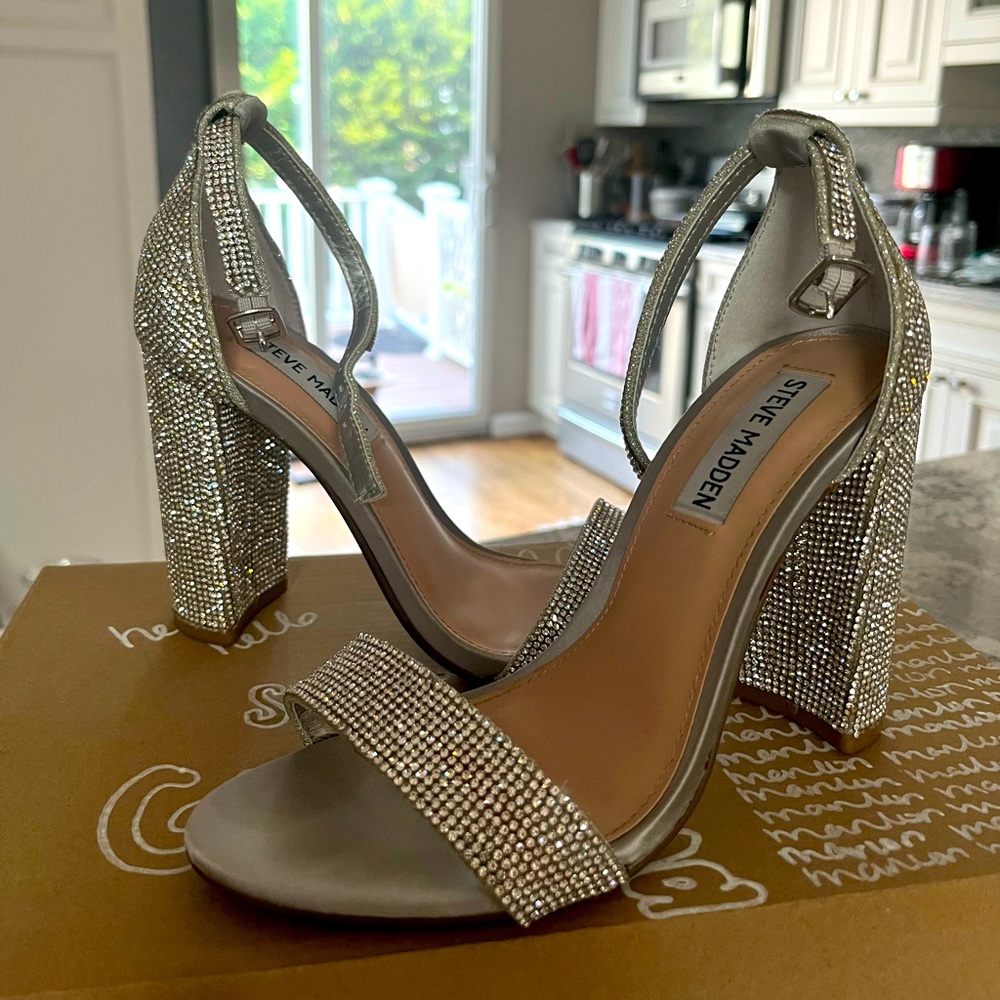 Steve Madden rhinestones sandals. CARRSON size 6.5